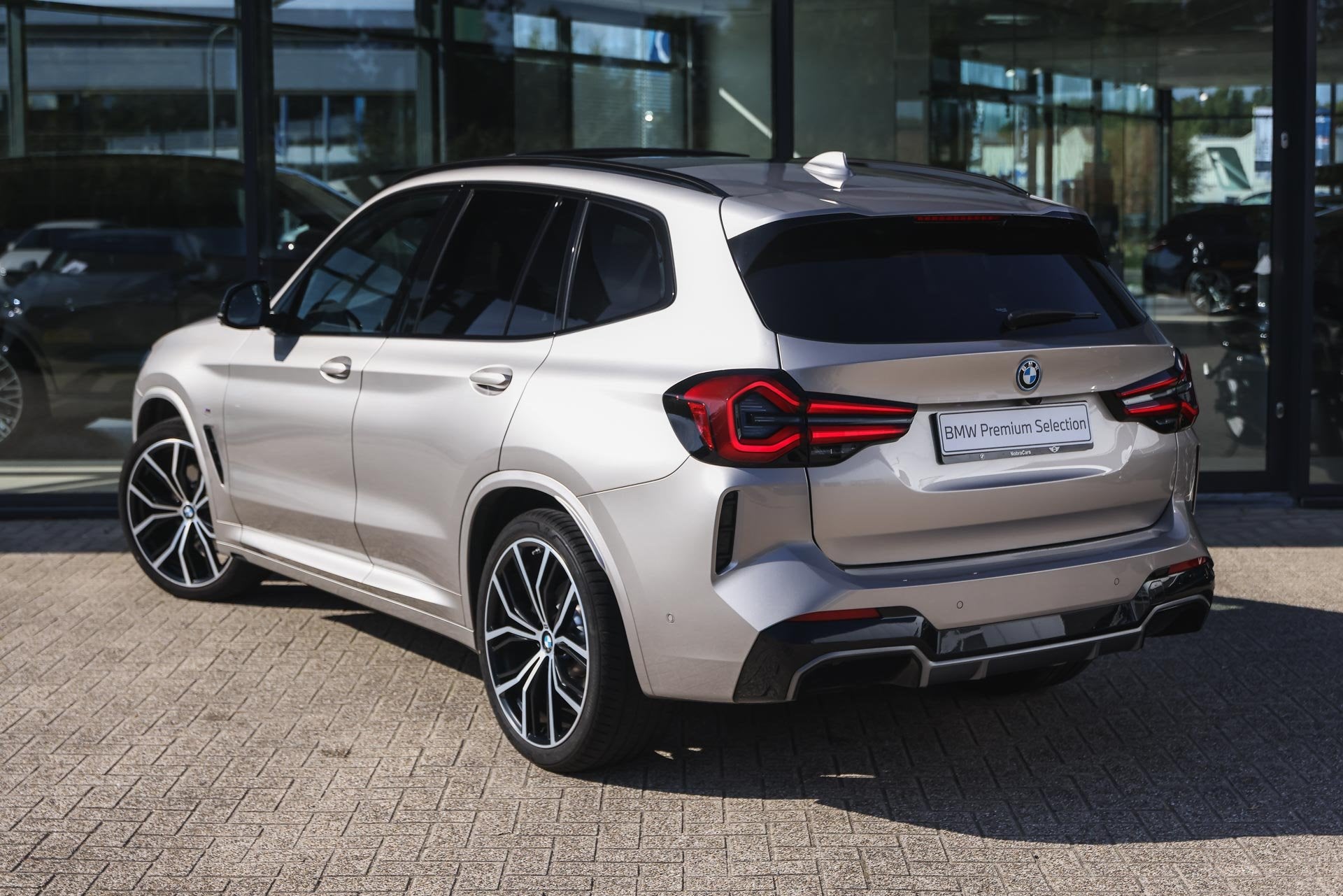 BMW iX3 High Executive / Trekhaak / Sportstoelen / Adaptieve, Auto's, Dealer onderhouden, Achterwielaandrijving, Gebruikt, 436 min