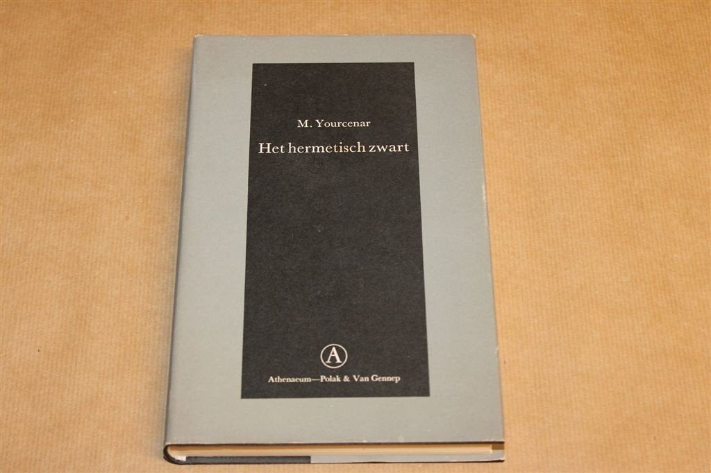 Het Hermetisch Zwart — Yourcenar, Bellettrie 1984, Boeken, Ophalen of Verzenden, Gelezen