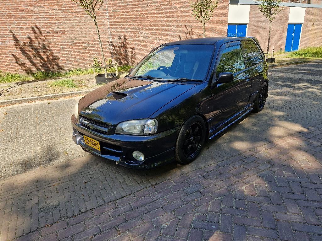 Toyota Starlet Glanza V 1997 Zwart, Voorwielaandrijving, 938 kg, 4 cilinders, Starlet