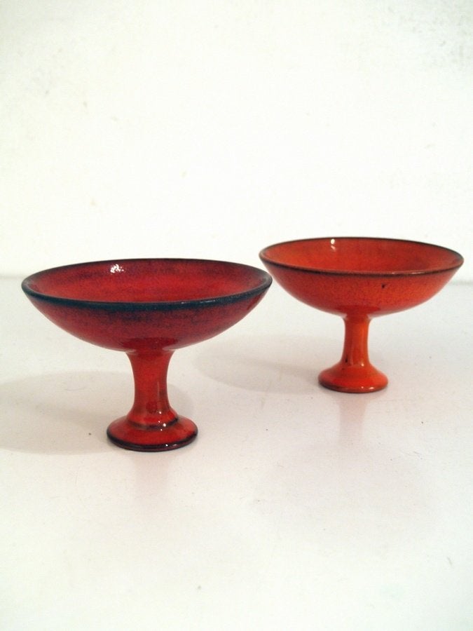 2x Ravelli schaaltjes op hoge voet gesigneerd, mid century, Antiek en Kunst, Ophalen of Verzenden