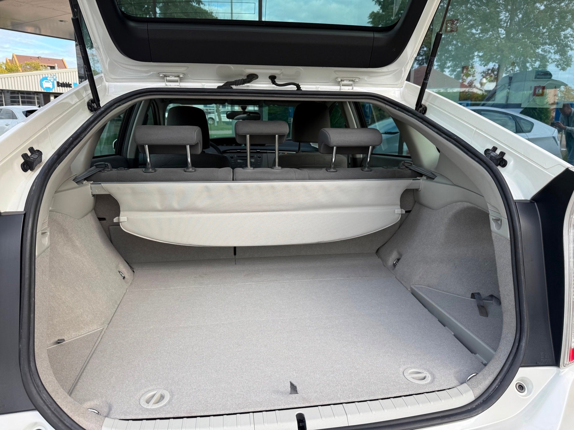 Toyota Prius 1.8 Comfort - Climate - Parkeerhulp - Trekhaak, Stof, Gebruikt, Zwart, 4 cilinders