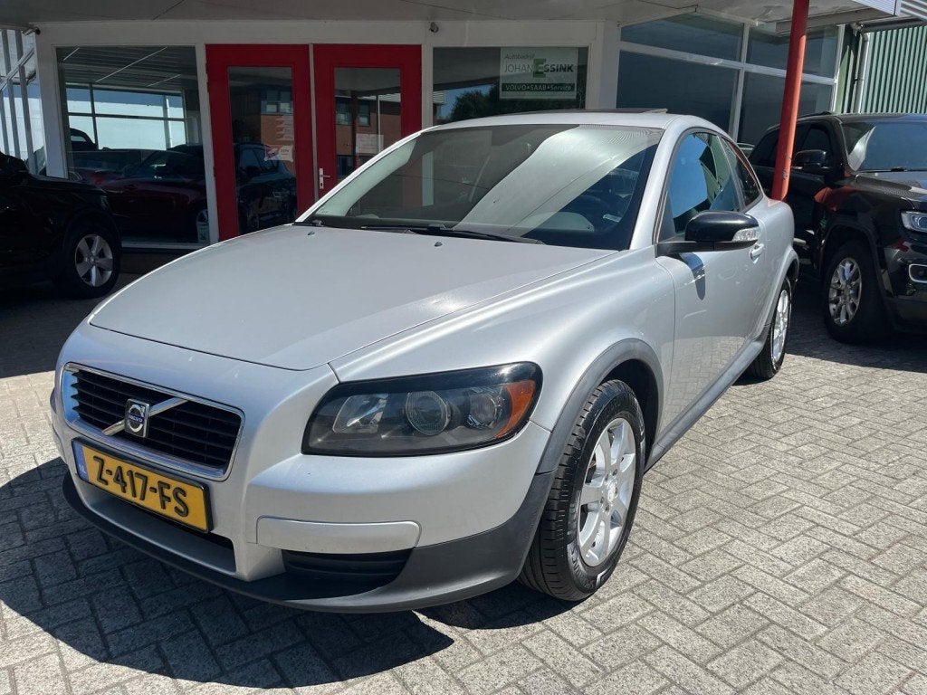 Volvo C30 1.8 125PK Kinetic  Nieuwe APK  Dakraam  Airco, Voorwielaandrijving, 125 pk, Gebruikt, 4 cilinders