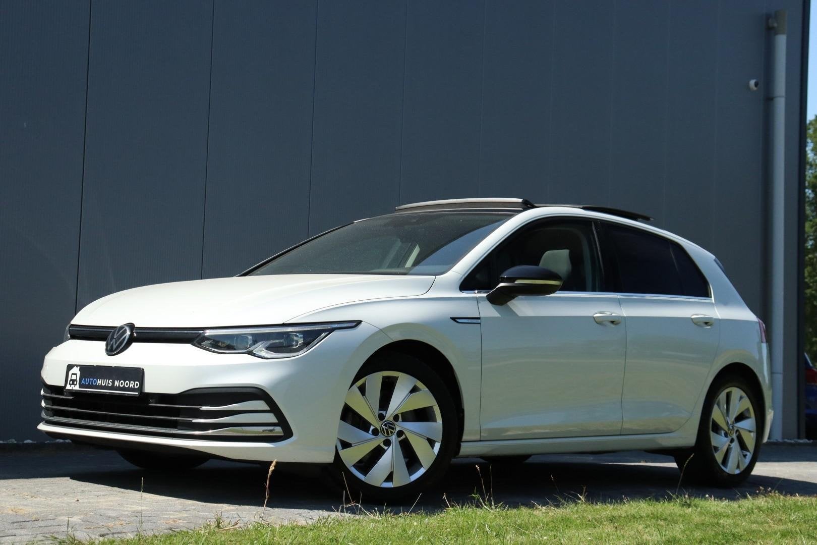Volkswagen Golf 8 1.5 eTSI Style / 150PK / DSG / Virtual Coc, Stof, 4 cilinders, 150 pk, Wit