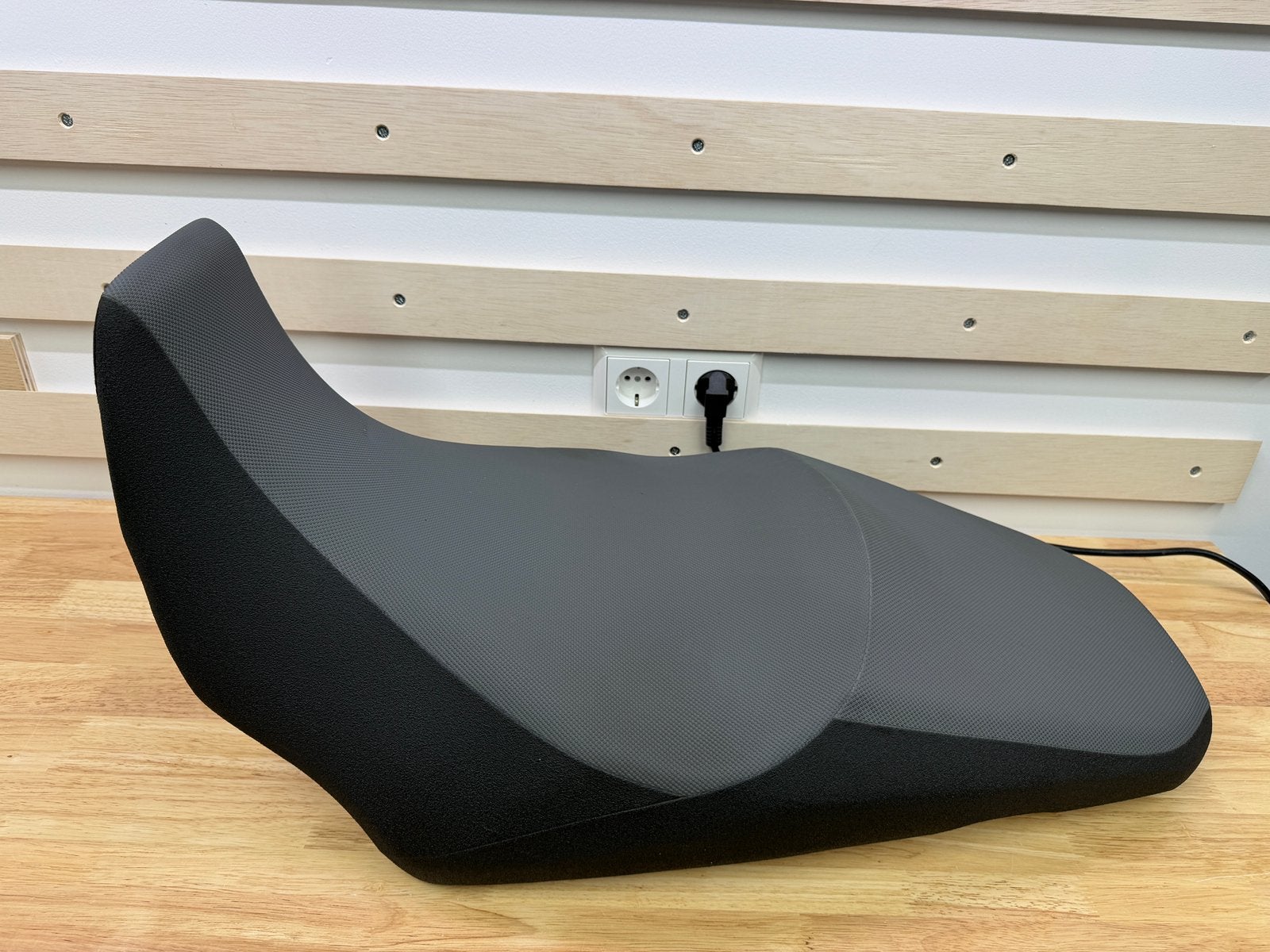 Origineel zadel Suzuki V-Strom DL1000 2014 t/m 2019, Ophalen, Gebruikt