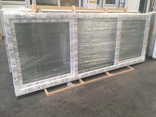 Kunststof kozijn 300 x 110 dk-v-dk intrekprofiel RAL 9016, Niet ingevuld, Kunststof, Dakkapel, 225 cm of meer