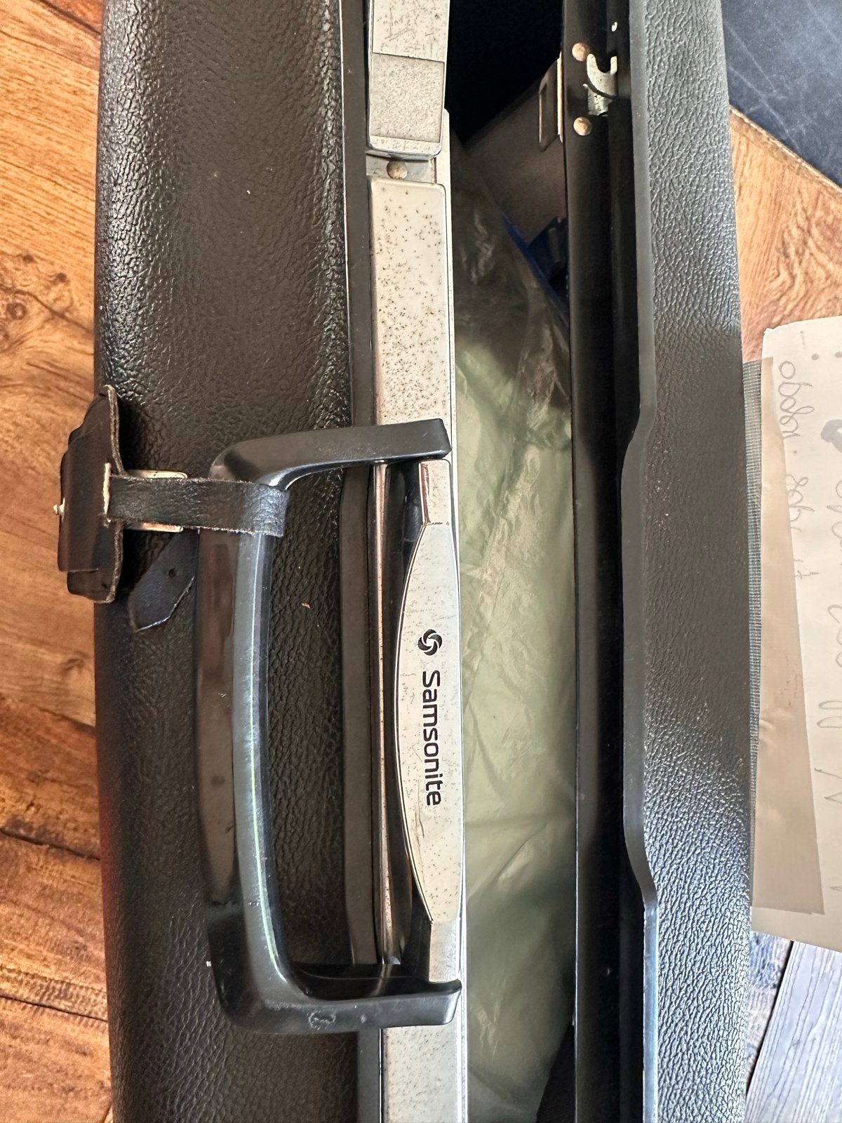 Samsonite  koffer met sleutel!, Ophalen
