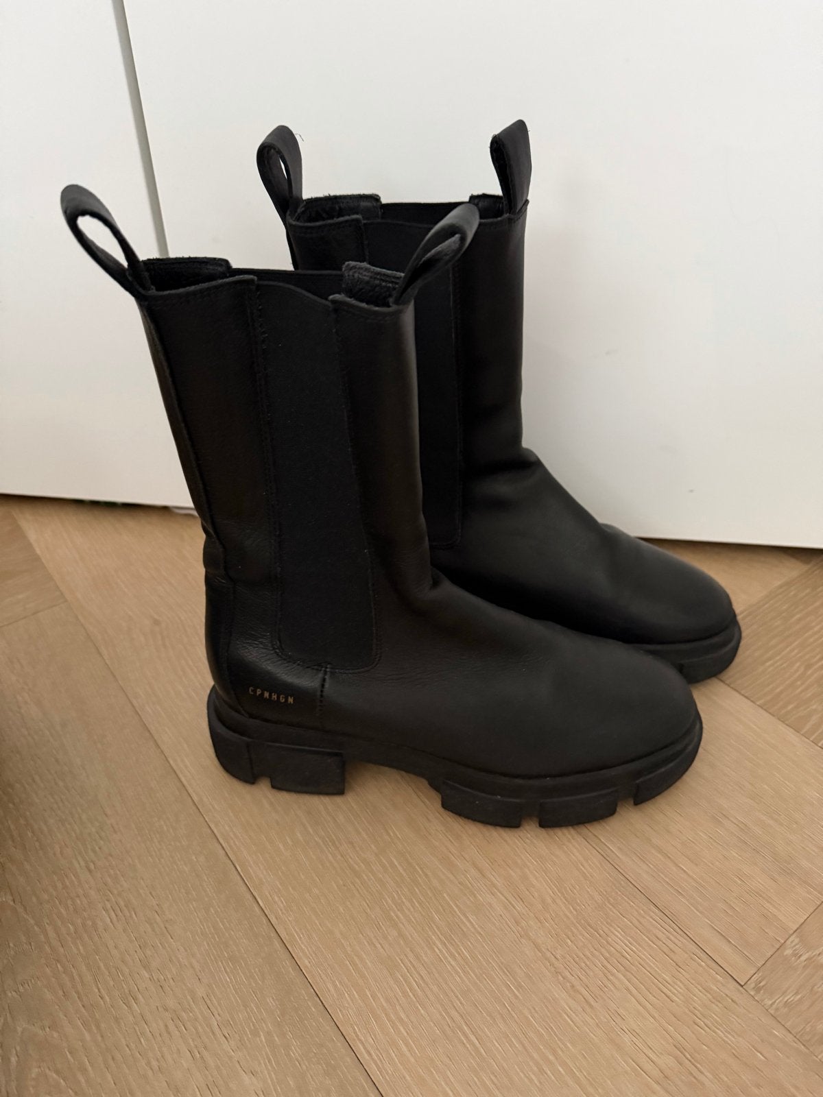 Copenhagen Studios Chelsea Boots Zwart - Maat 38, Kleding | Dames, Zwart, Lage of Enkellaarzen, Ophalen of Verzenden, Zo goed als nieuw