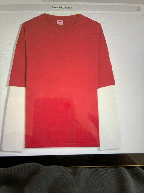 Gezocht/Te koop gevraagd Bershka T-shirt met dubbele mouw, Ophalen of Verzenden, Nieuw, Overige maten, Rood