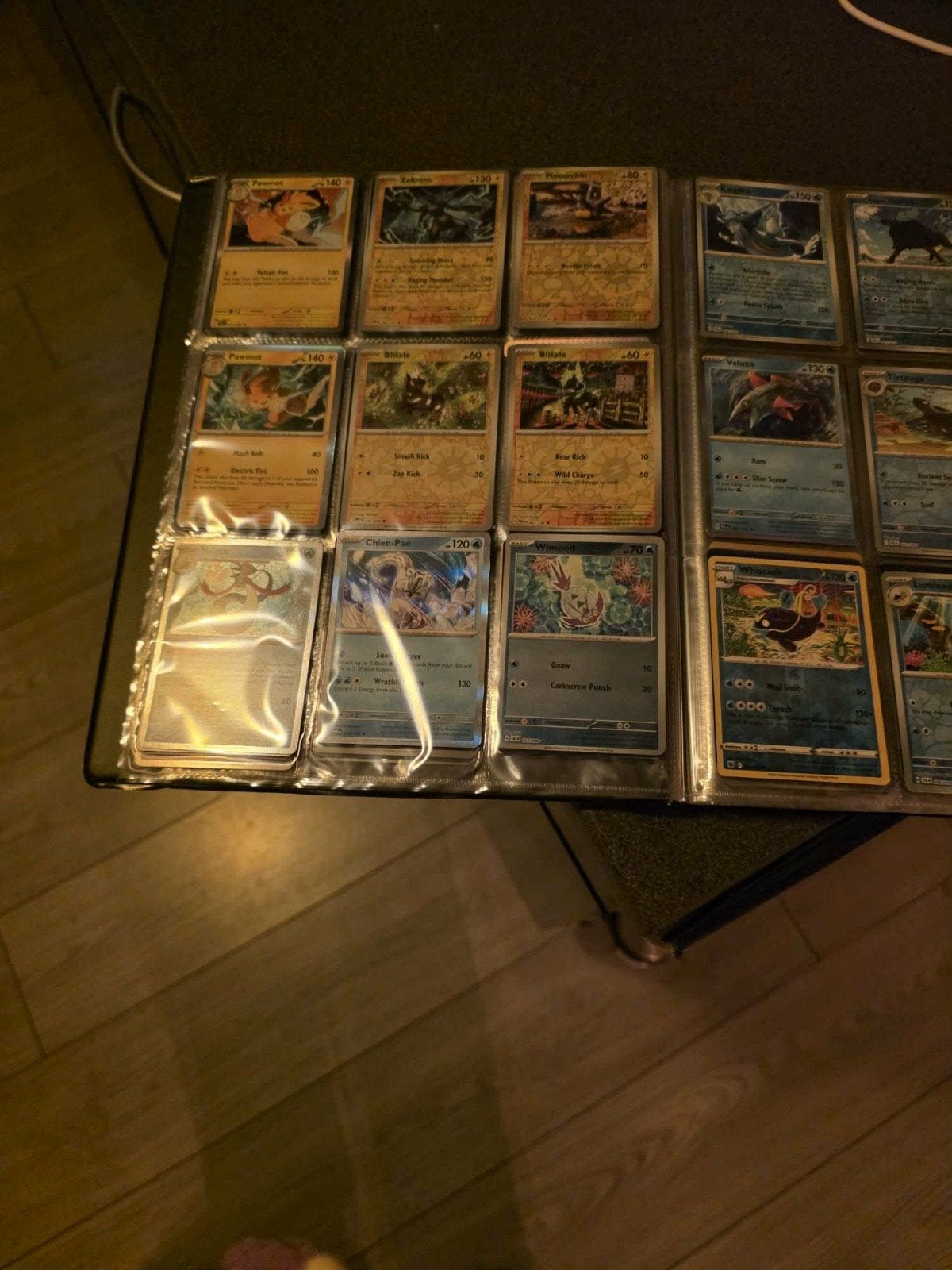 Grote collectie Pokémon kaarten in map, Ophalen, Gebruikt, Meerdere kaarten, Foil