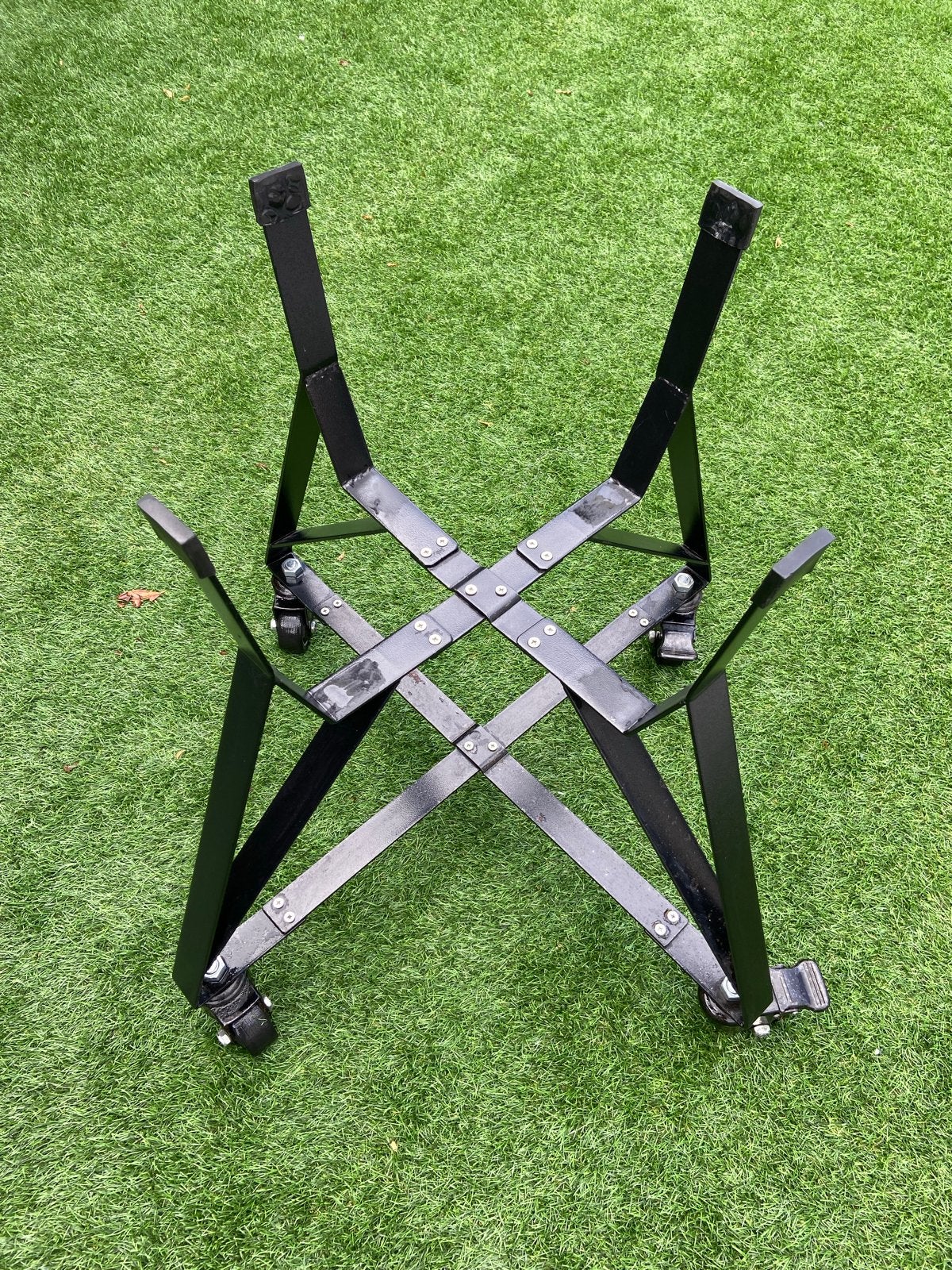 Onderstel voor kamado BBQ 21 inch met wielen, Ophalen, Gebruikt