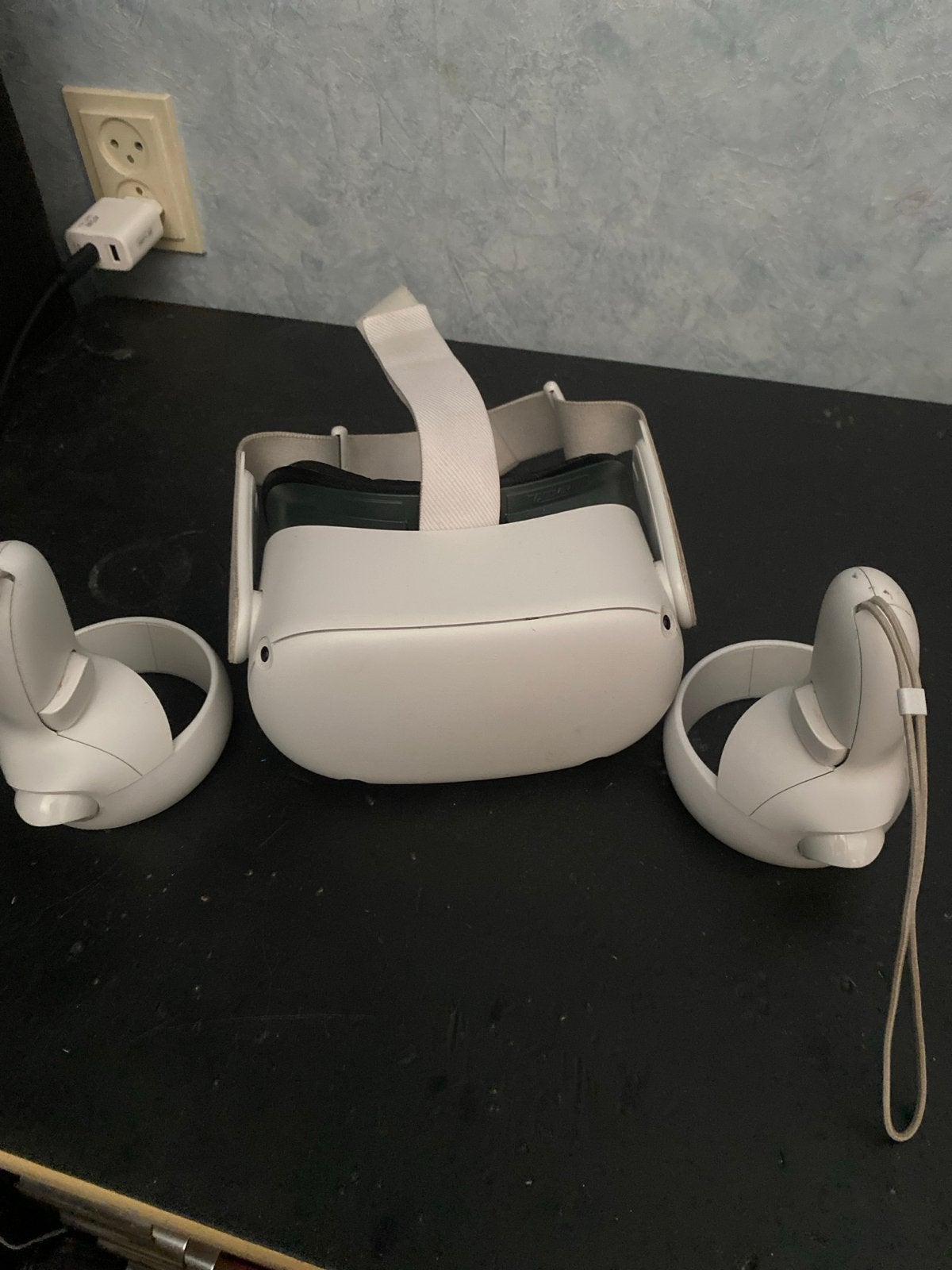 Meta Quest 2 VR-headset met controllers en kabel, Ophalen, Zo goed als nieuw, VR-bril, Overige platformen
