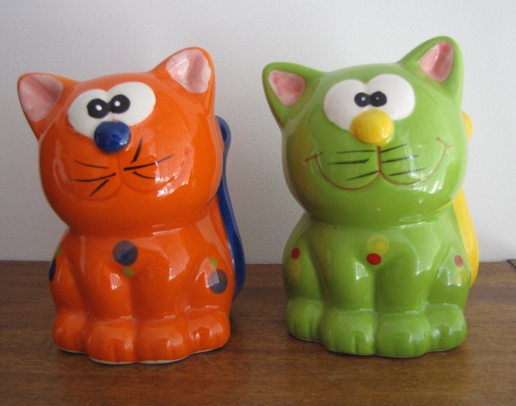 2 grappige katten spaarpotten oranje/blauw en groen /geel, Verzamelen, Spaarpotten, Ophalen, Zo goed als nieuw, Steen, Aardewerk of Keramiek