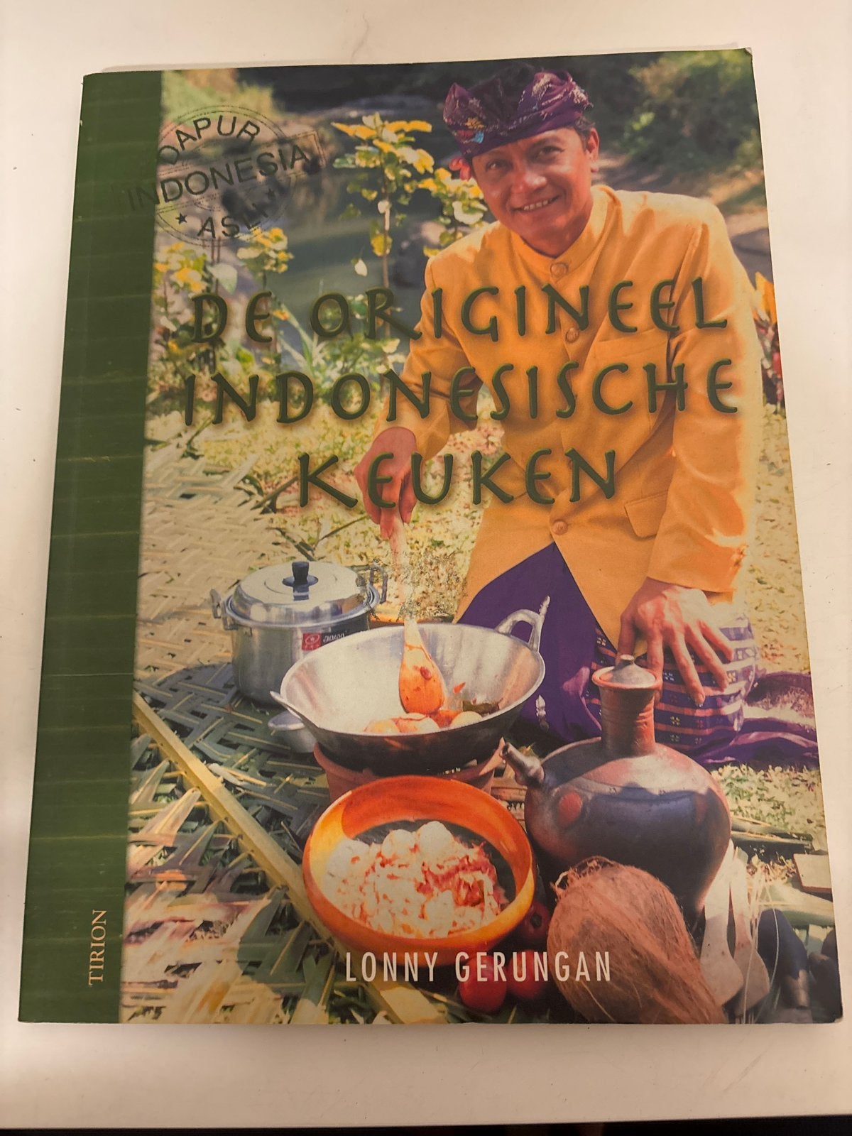 De Origineel Indonesische Keuken - Lonny Gerungan, Boeken, Kookboeken, Ophalen of Verzenden, Gelezen, Azië en Oosters, Hoofdgerechten