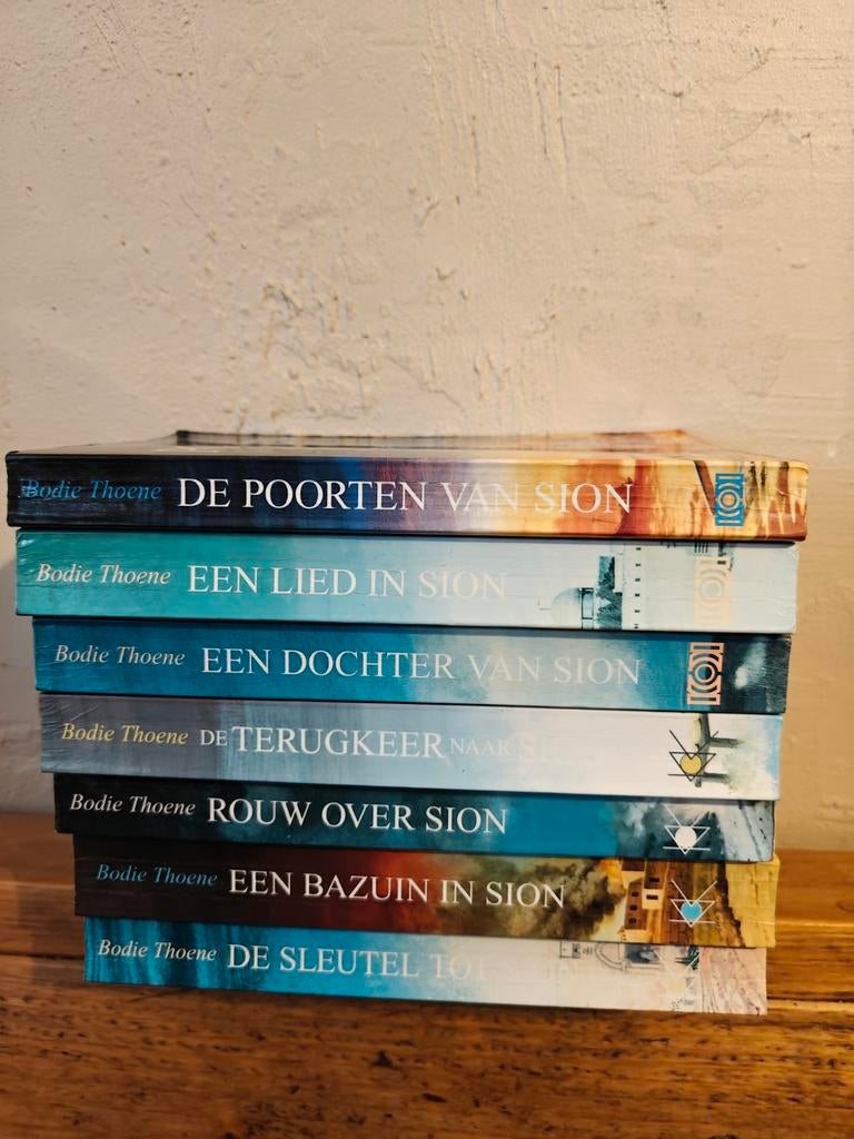7 Delige serie: De Kronieken van Sion., Ophalen of Verzenden, Zo goed als nieuw