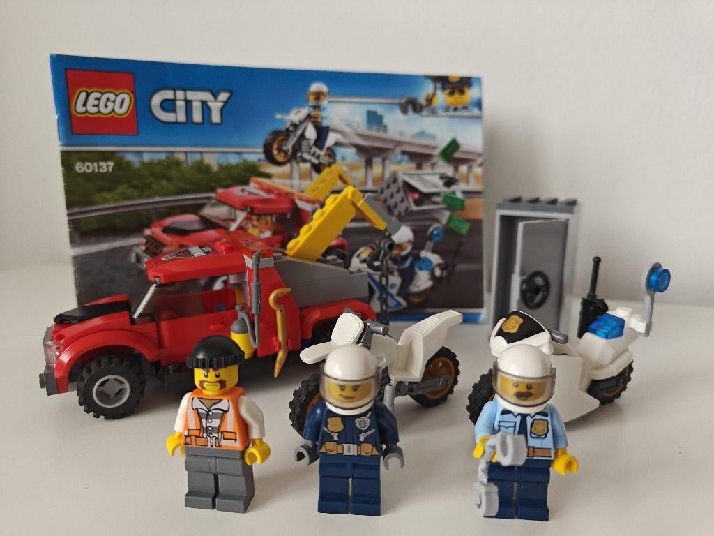 LEGO City 60137 – Tow Truck Trouble (2017), City, Lego, Ophalen of Verzenden, Zo goed als nieuw