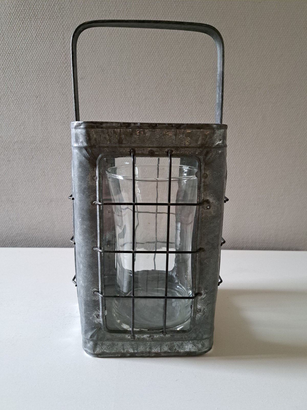 Decoratieve lantaarn met glazen vaas, Ophalen