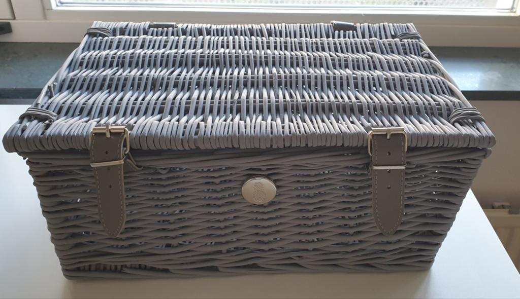 Stijlvol grijs picknickmandje - Perfect voor buiten!, Ophalen, Nieuw, Zonder inhoud