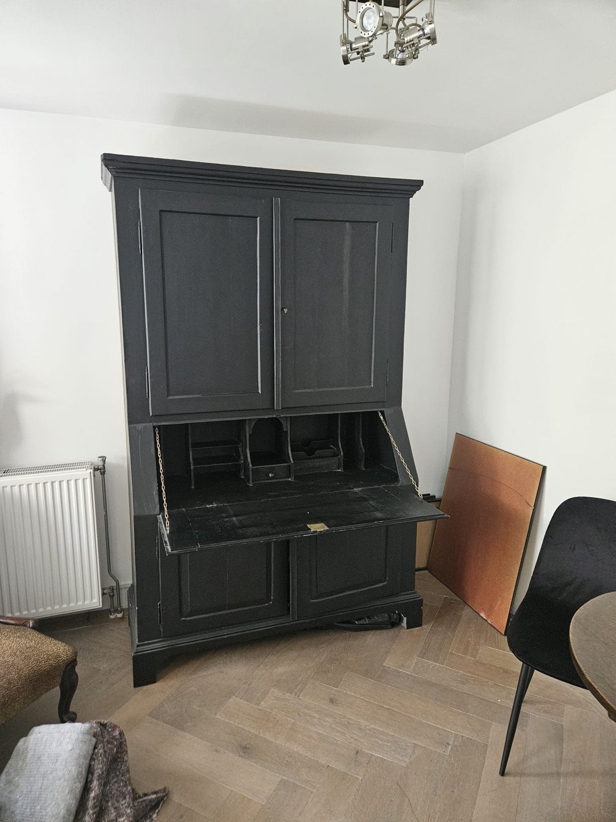 Antieke Zwarte Houten Kast met Bureau - Uithoorn, Ophalen