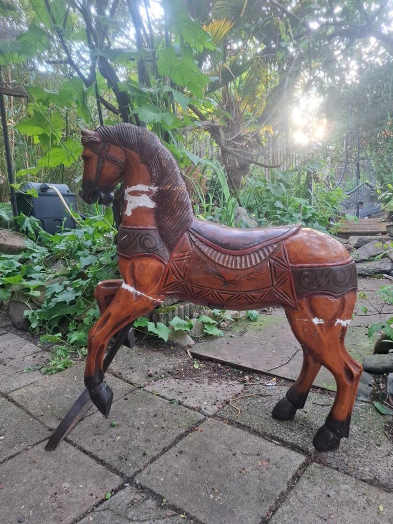 Houten carrouselpaard, Ophalen