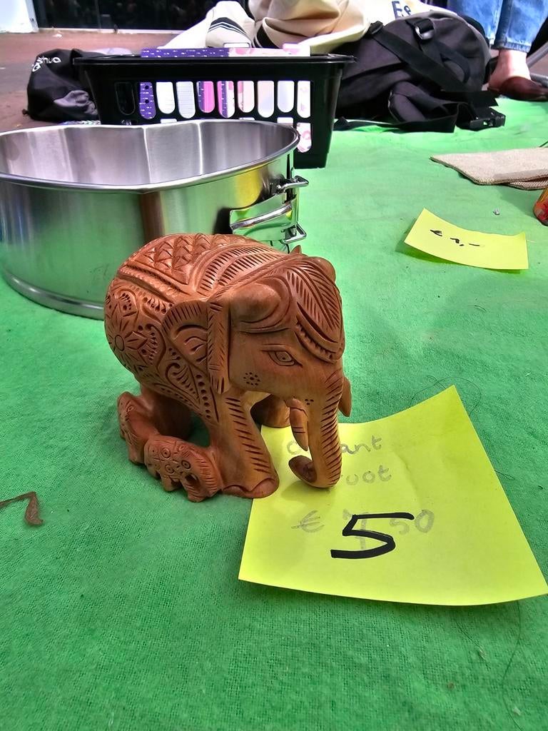 Houten olefant met kinderen, Ophalen of Verzenden