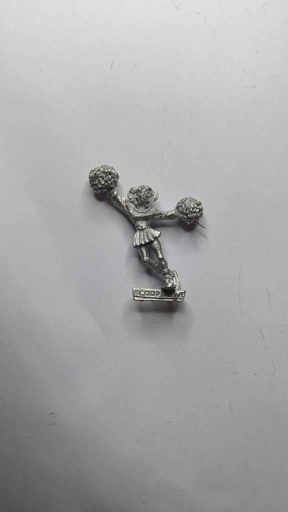 bloodbowl cheerleader, Ophalen of Verzenden, Zo goed als nieuw, 1:50 of kleiner, Figuur of Figuren