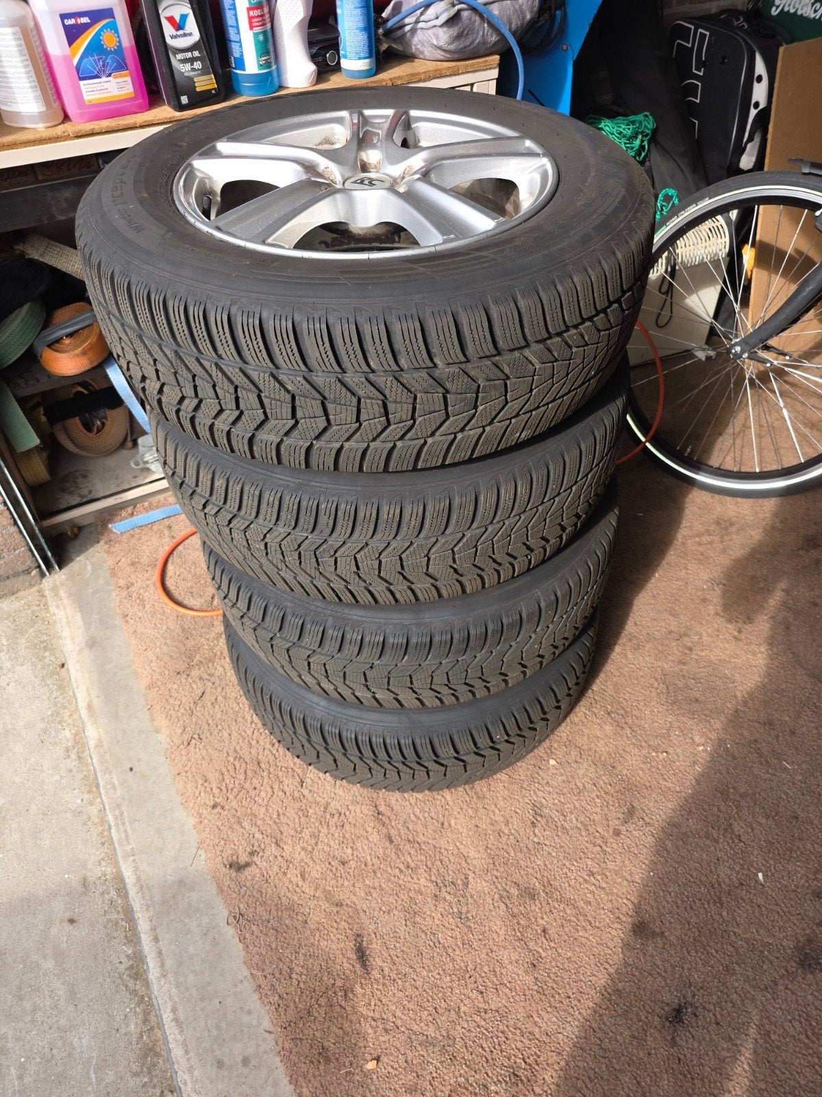 Mazda CX-5 Winterbanden op Velg - 225/65R17, Auto-onderdelen, Ophalen, Gebruikt, Banden en Velgen, 17 inch