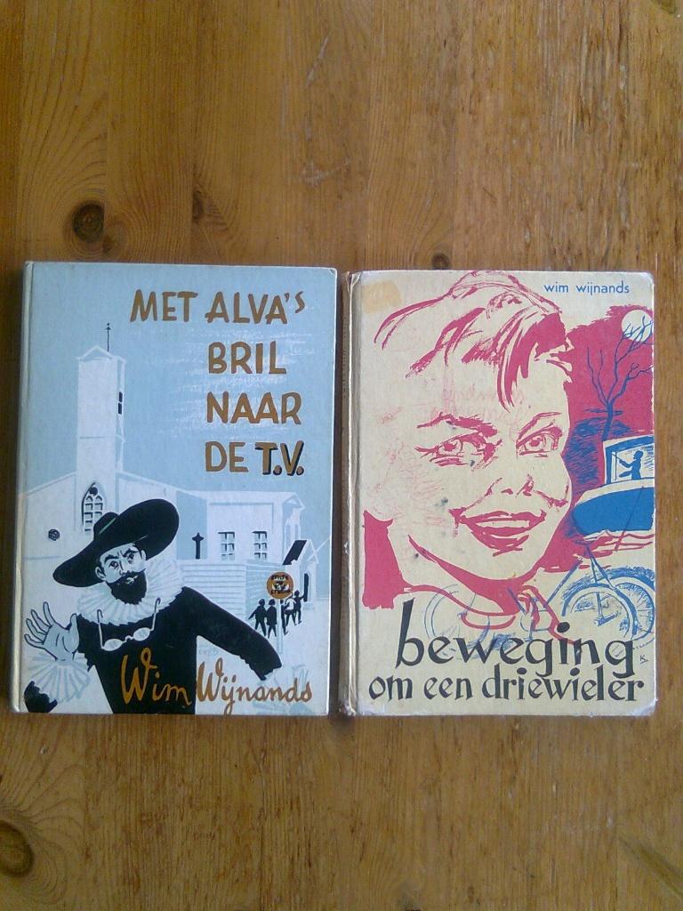 Beweging om een driewieler / Met Alva's bril naar de TV, Ophalen of Verzenden