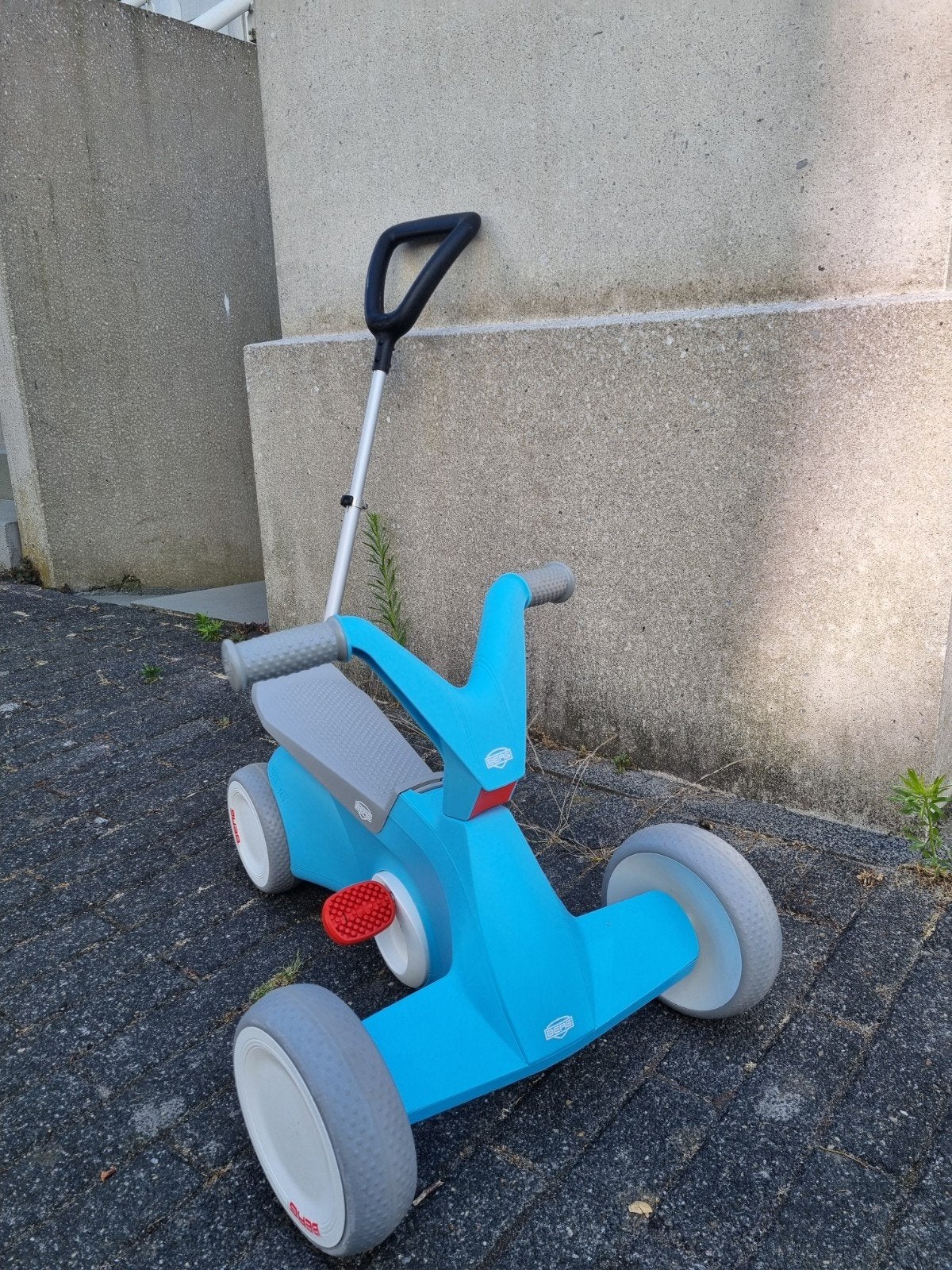BERG GO2 loopauto met duwstang - Zo goed als nieu, Ophalen, Zo goed als nieuw, Loopfiets