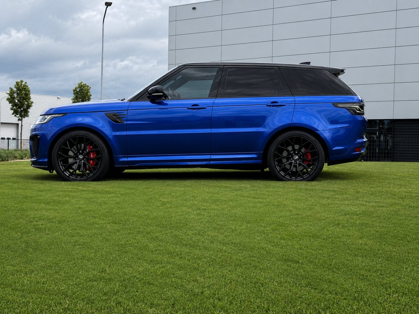 Land Rover Range Rover (sport) 5.0 V8 Supercharged 575pk, Auto's, Land Rover, Automaat, 8 cilinders, Blauw, 3000 kg