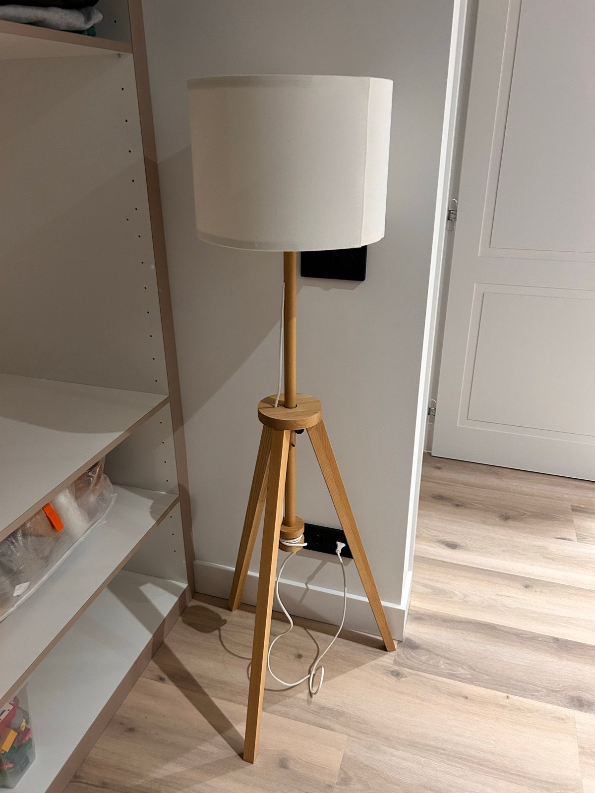 IKEA LAUTERS vloerlamp - Zo goed als nieuw, Huis en Inrichting, Lampen | Vloerlampen, Ophalen, 100 tot 150 cm, E27 (groot), Zo goed als nieuw