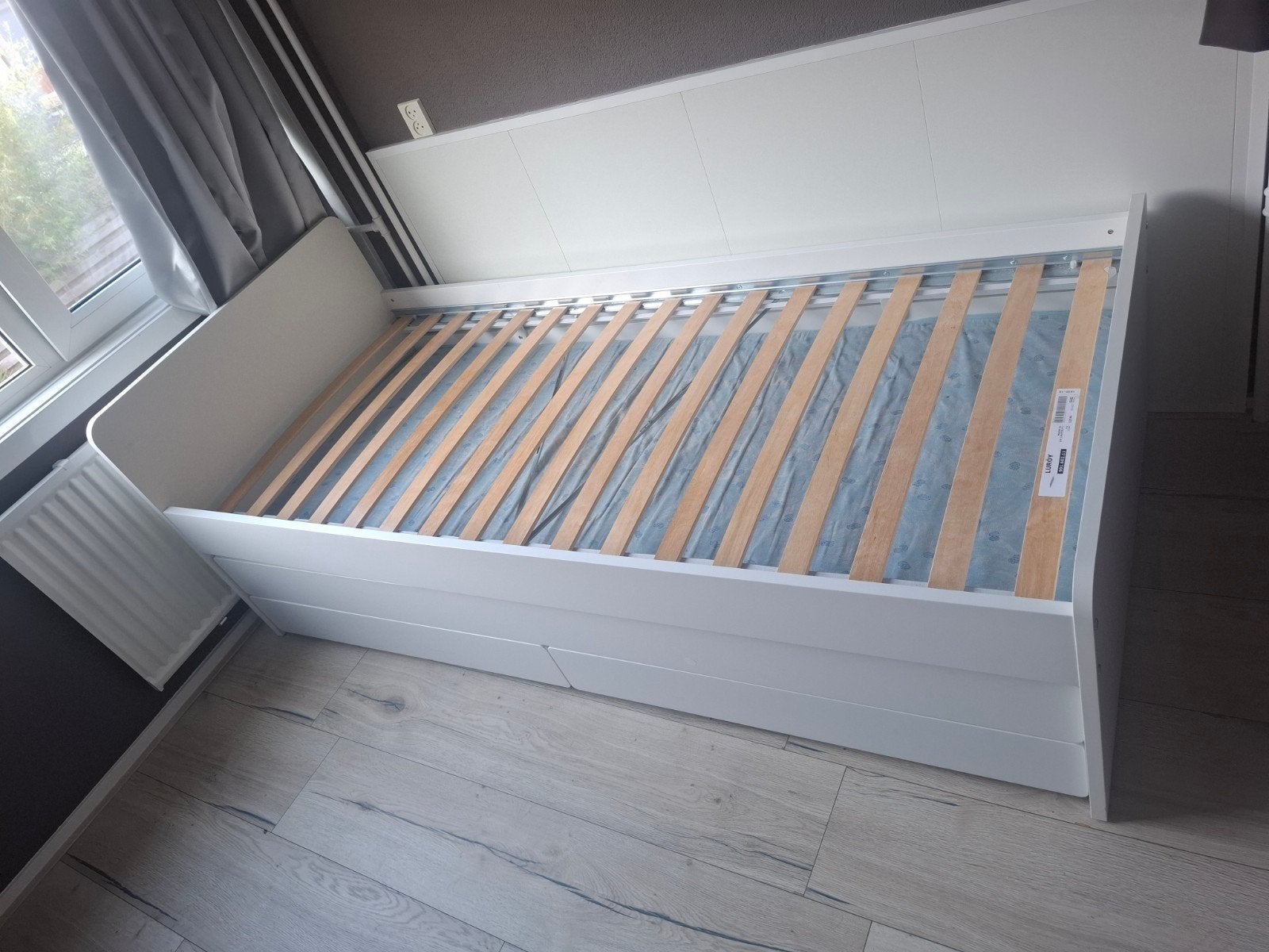 Te koop 1 persoons bed  SLAKT, Huis en Inrichting, Ophalen, 90 cm, Eenpersoons, Wit