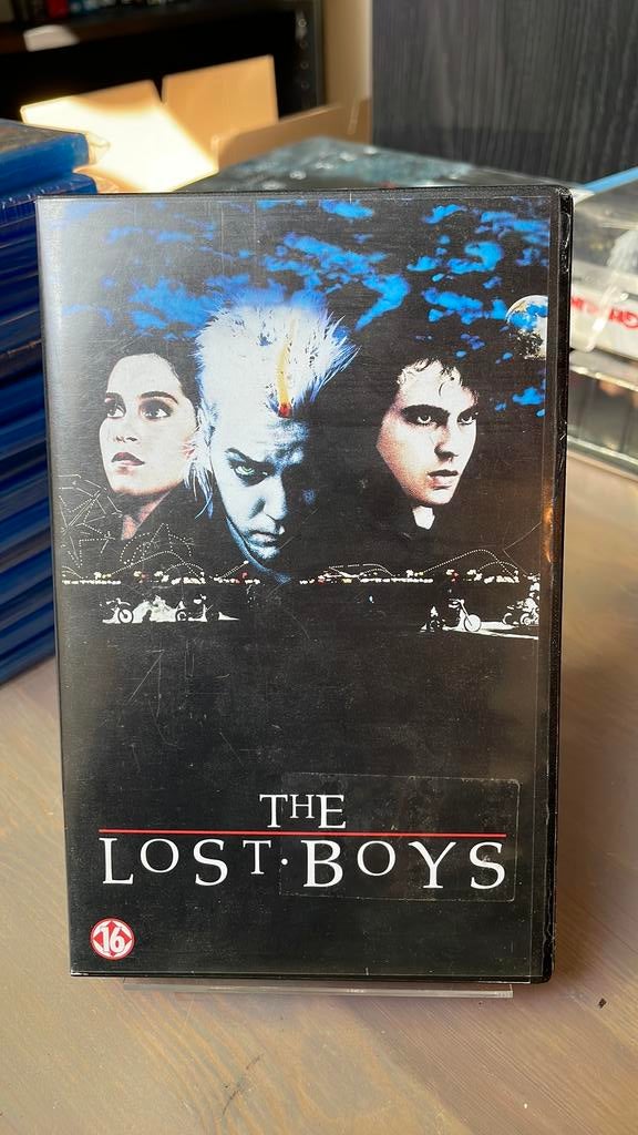 The Lost Boys VHS Cult Horror Vampire, Vanaf 16 jaar, Ophalen of Verzenden, Zo goed als nieuw, Horror