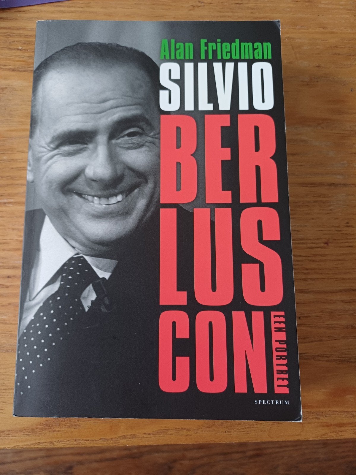 Silvio Berlusconi: Een Portret - Alan Friedman, Ophalen of Verzenden, Gelezen, Alan Friedman, Politiek