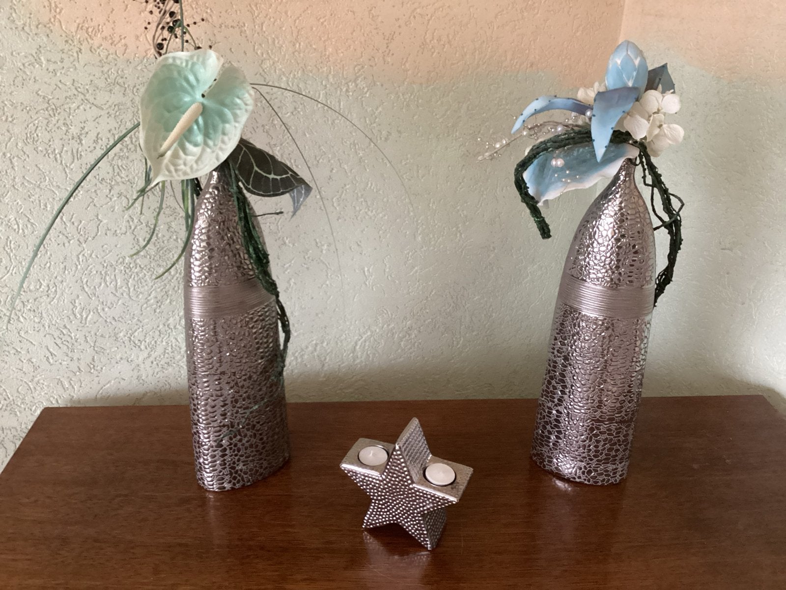 Decoratieve vazen met kunstbloemen en theelichthouder, Ophalen, Zo goed als nieuw, Zilver, Metaal