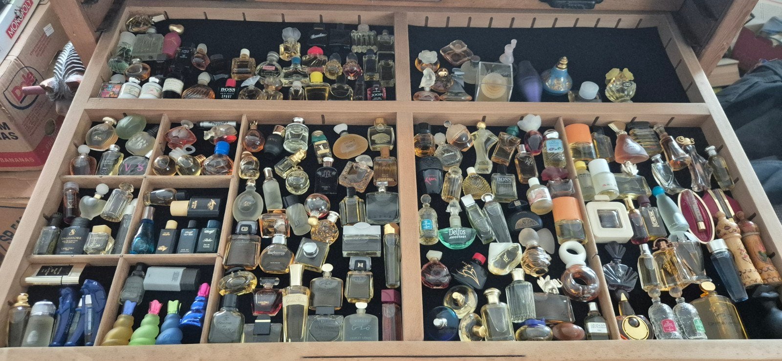 Grote partij oude vintage miniaturen parfum flesjes, Ophalen of Verzenden, Miniatuur