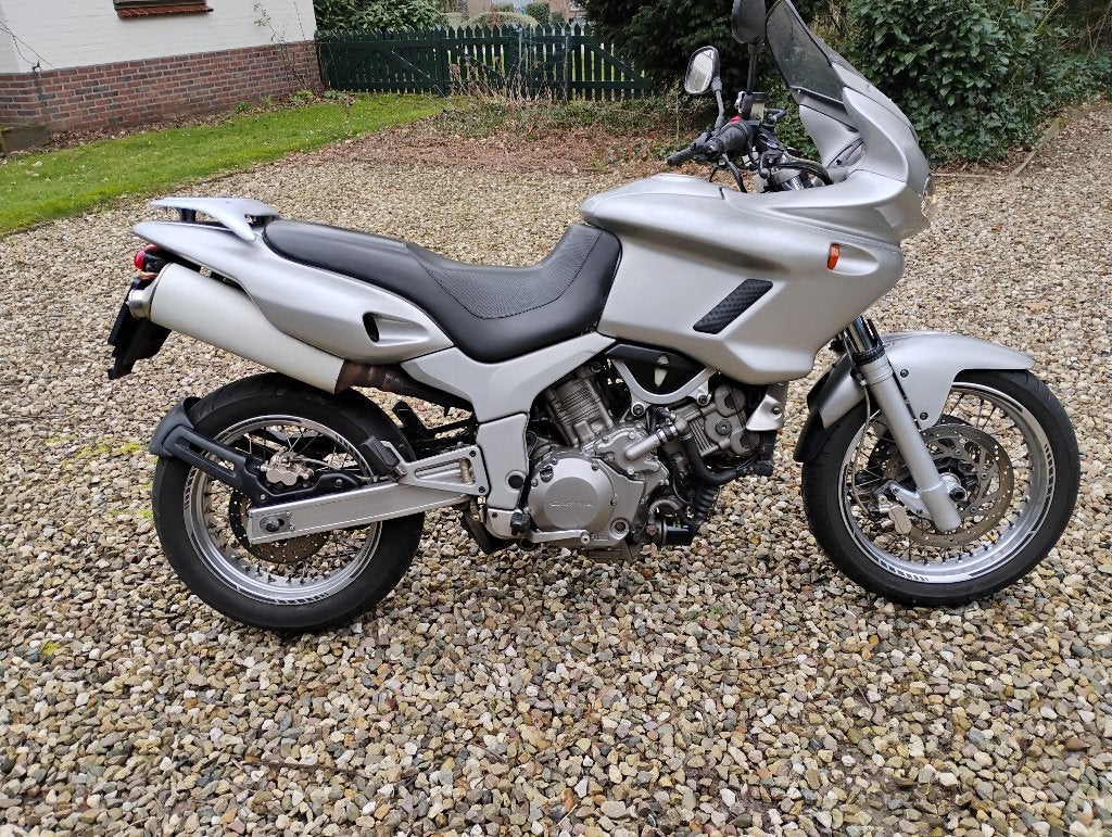 Suzuki V-Strom TL 1000, 2 cilinders, Occasion, Particulier, Meer dan 35 kW