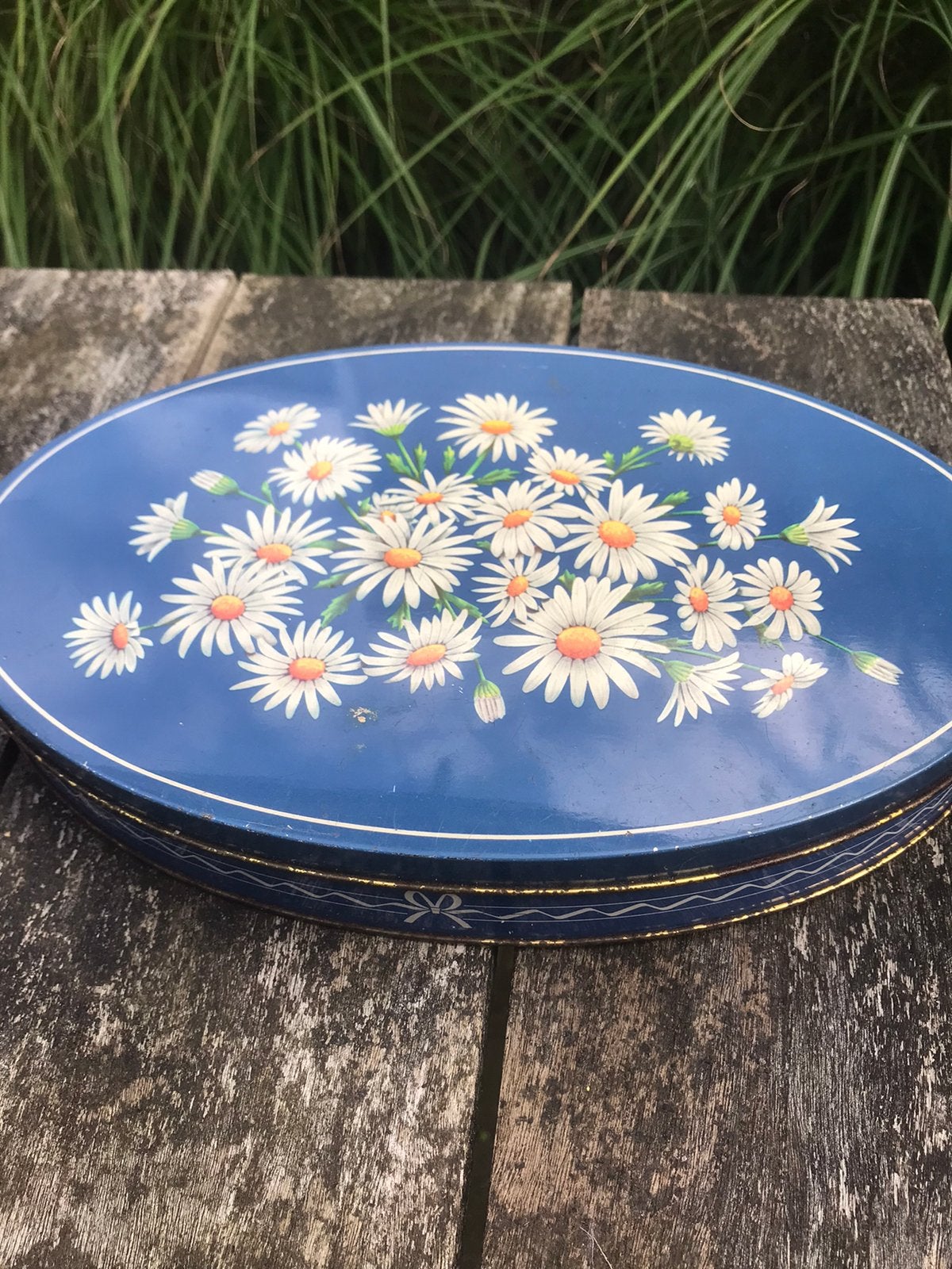 Groot vintage blik met margrieten, Verzamelen, Ophalen of Verzenden, Gebruikt, Overige