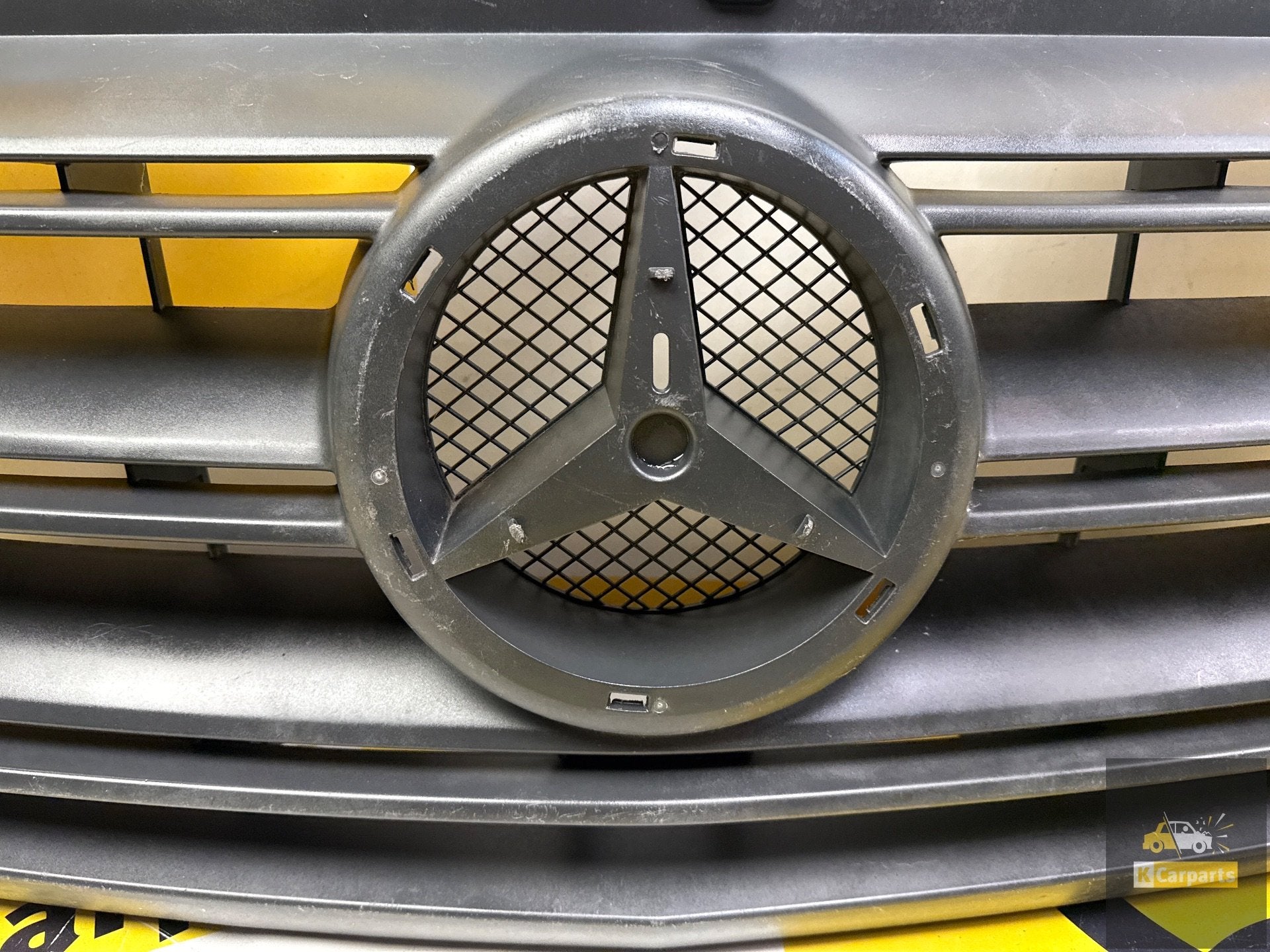 Mercedes-Benz Sprinter W907 W910 Grille A9108852600, Gebruikt, Mercedes-Benz AG, Voor, Mercedes-Benz