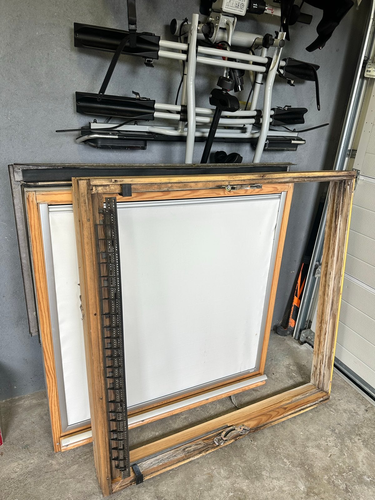 Gebruikt dakraam. GRATIS, Doe-het-zelf en Verbouw, Glas en Ramen, Ophalen, Gebruikt, Minder dan 80 cm, 80 tot 120 cm
