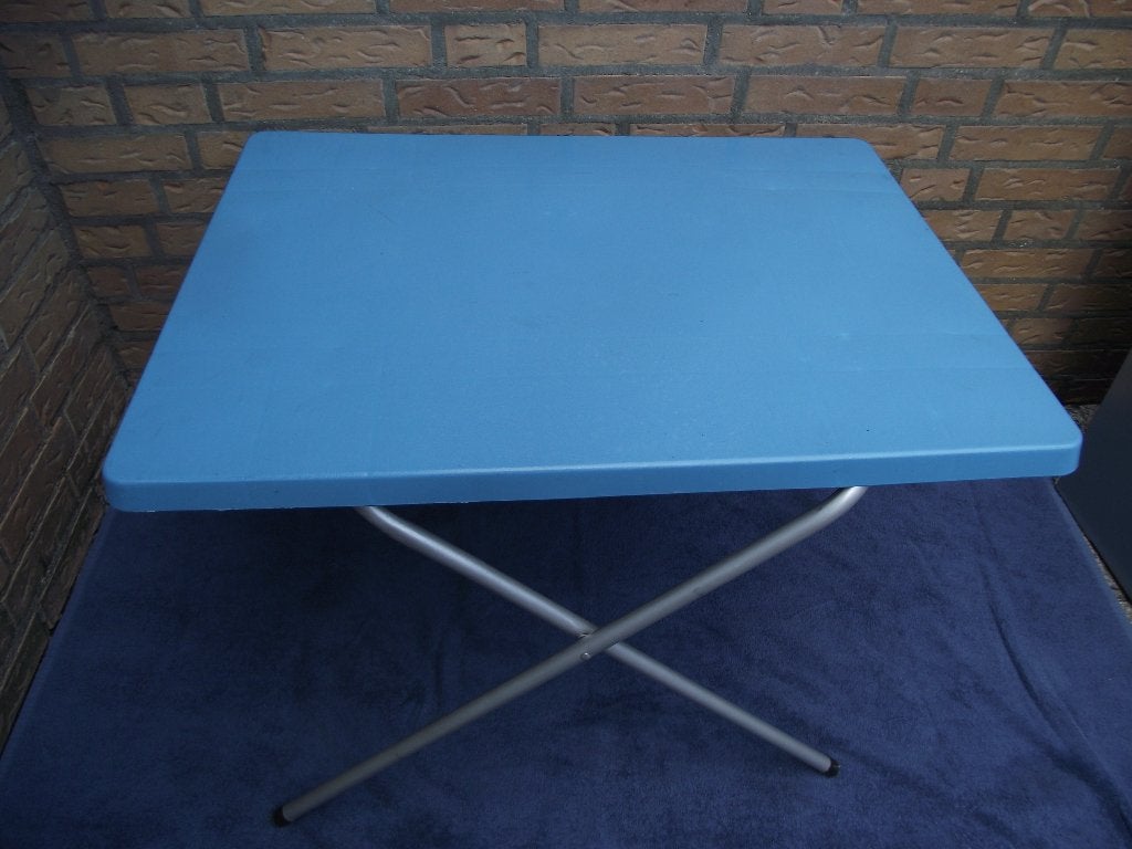 byna gratis als nieuw stevig camping tafel inklapbaar lichtg, Caravans en Kamperen, Ophalen, Zo goed als nieuw, Campingtafel