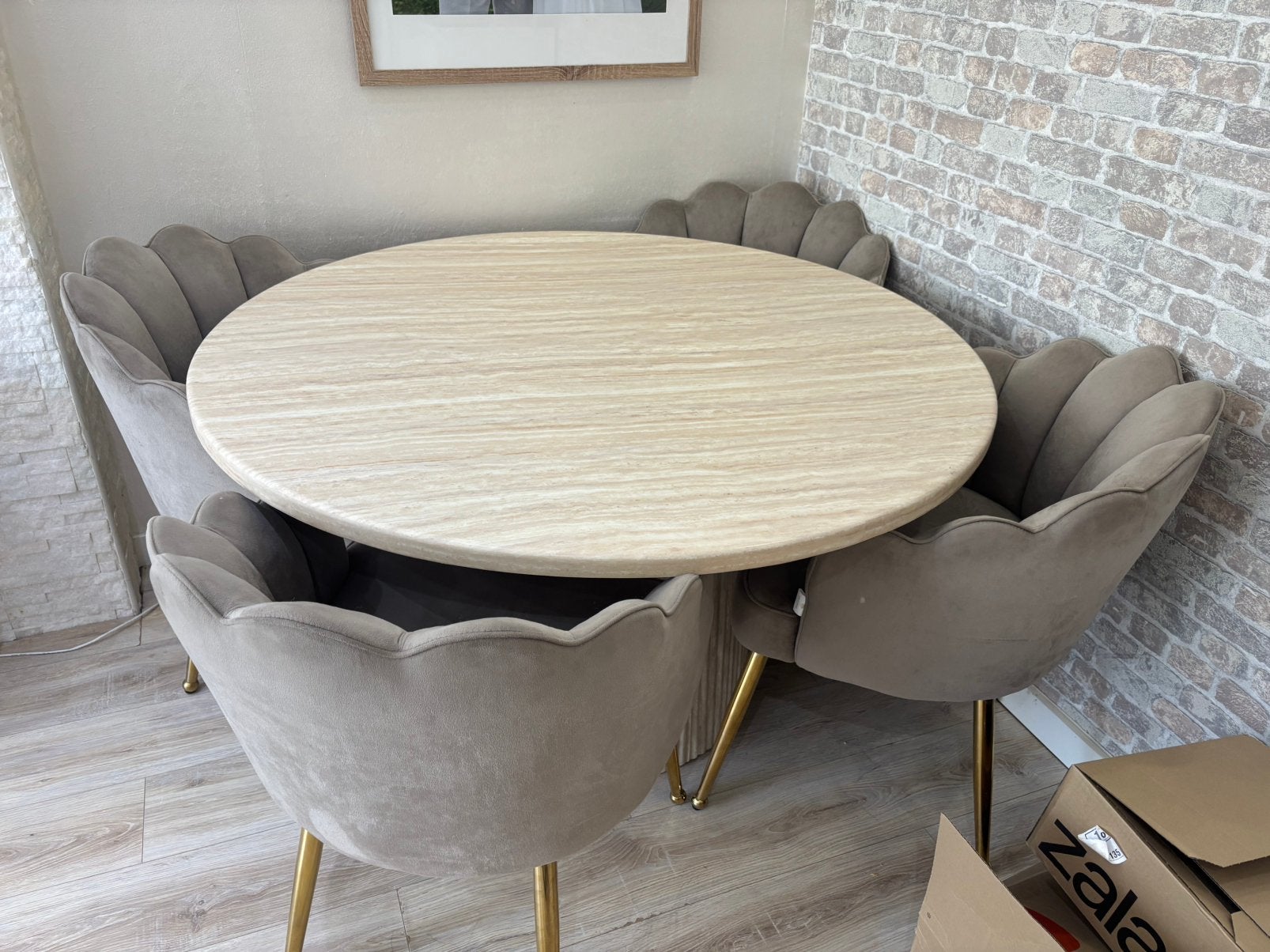 Luxe ronde marmeren eettafel incl 4 velvet schelpstoelen, Ophalen