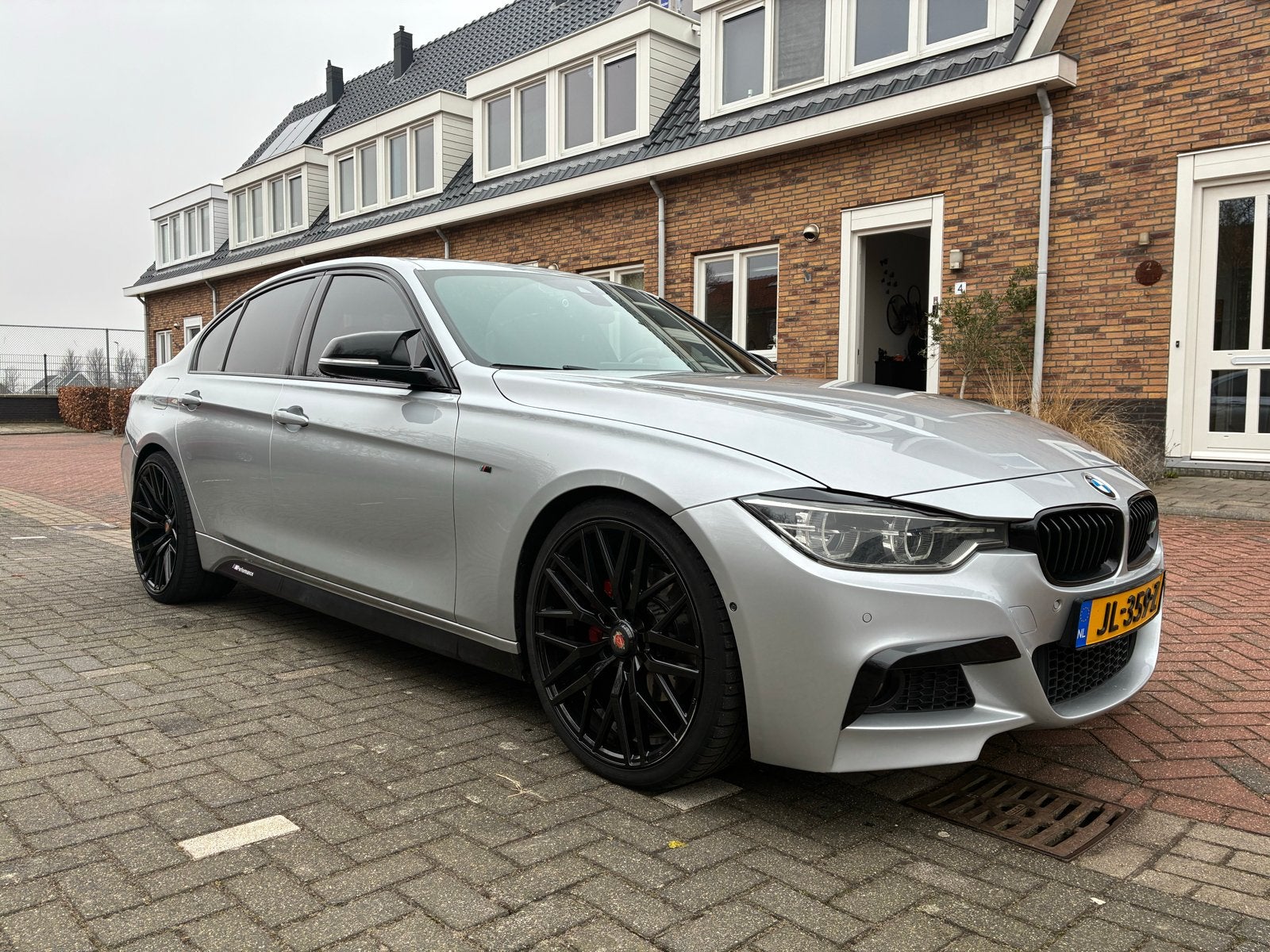 BMW 330e hybride 400pk +, 1998 cc, Achterwielaandrijving, 48 km/l, 3-Serie