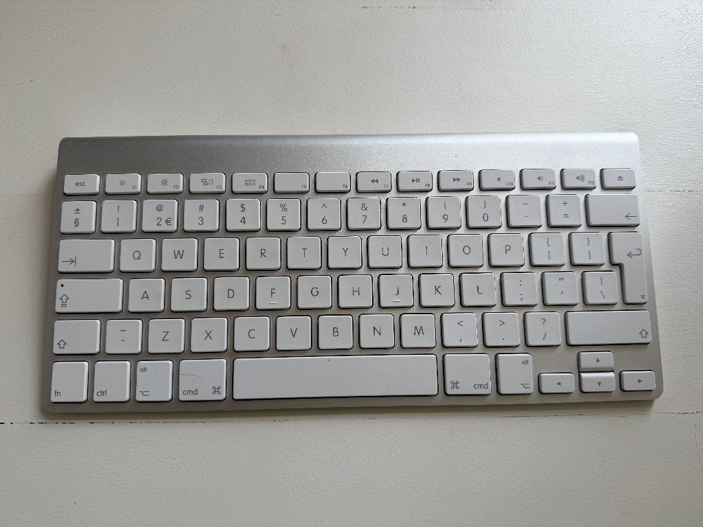 Apple Wireless Keyboard A1314 Bluetooth QWERTY, Gebruikt, Multimediatoetsen, Ophalen of Verzenden, Draadloos