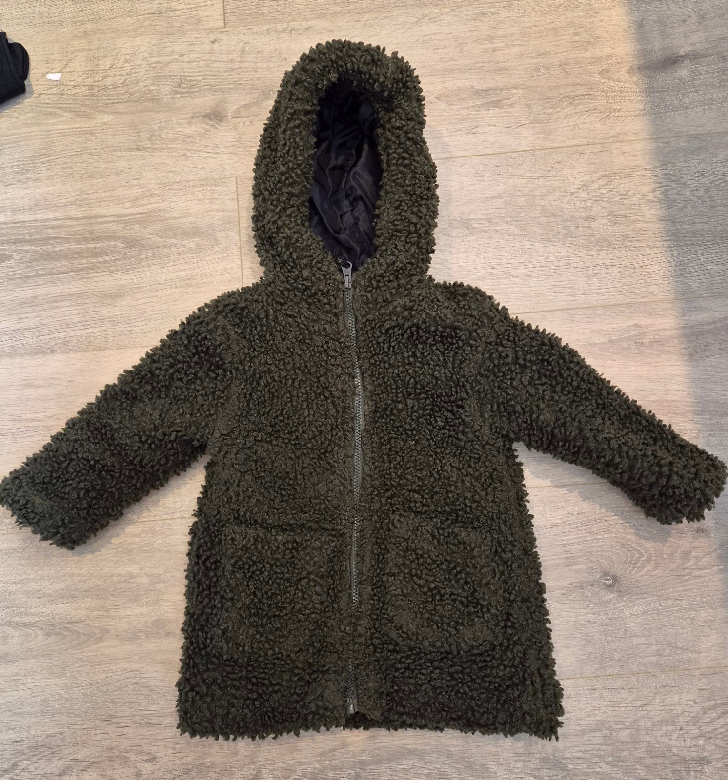 Wibra teddy jas maat 86/92 legergroen, Kinderen en Baby's, Ophalen of Verzenden, Zo goed als nieuw, Jongetje, Jasje