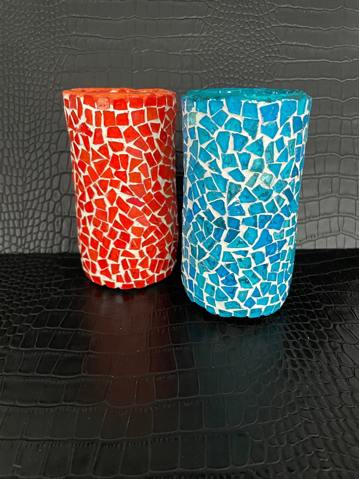Twee Gamsa Mozaïek Waxinelichthouders Rood & Blauw 13cm, Overige merken, Waxinelichthouder, Nieuw, Ophalen of Verzenden