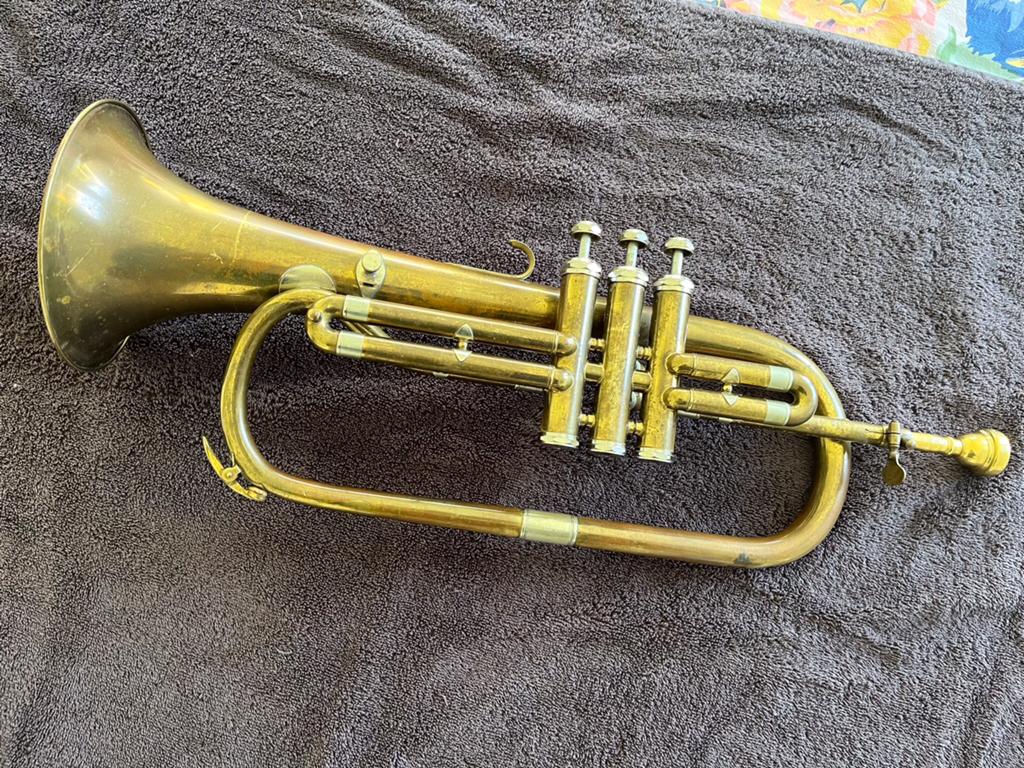 Bugel  K&H    Hoyer        Bb, Muziek en Instrumenten, Ophalen of Verzenden, Zo goed als nieuw, Overige typen, Met koffer