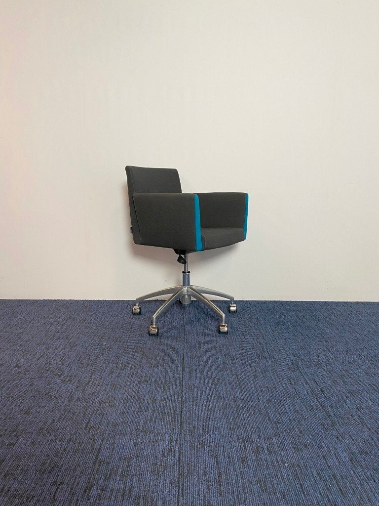 8 x Vergaderstoel Artifort Paco - antraciet/blauw,
