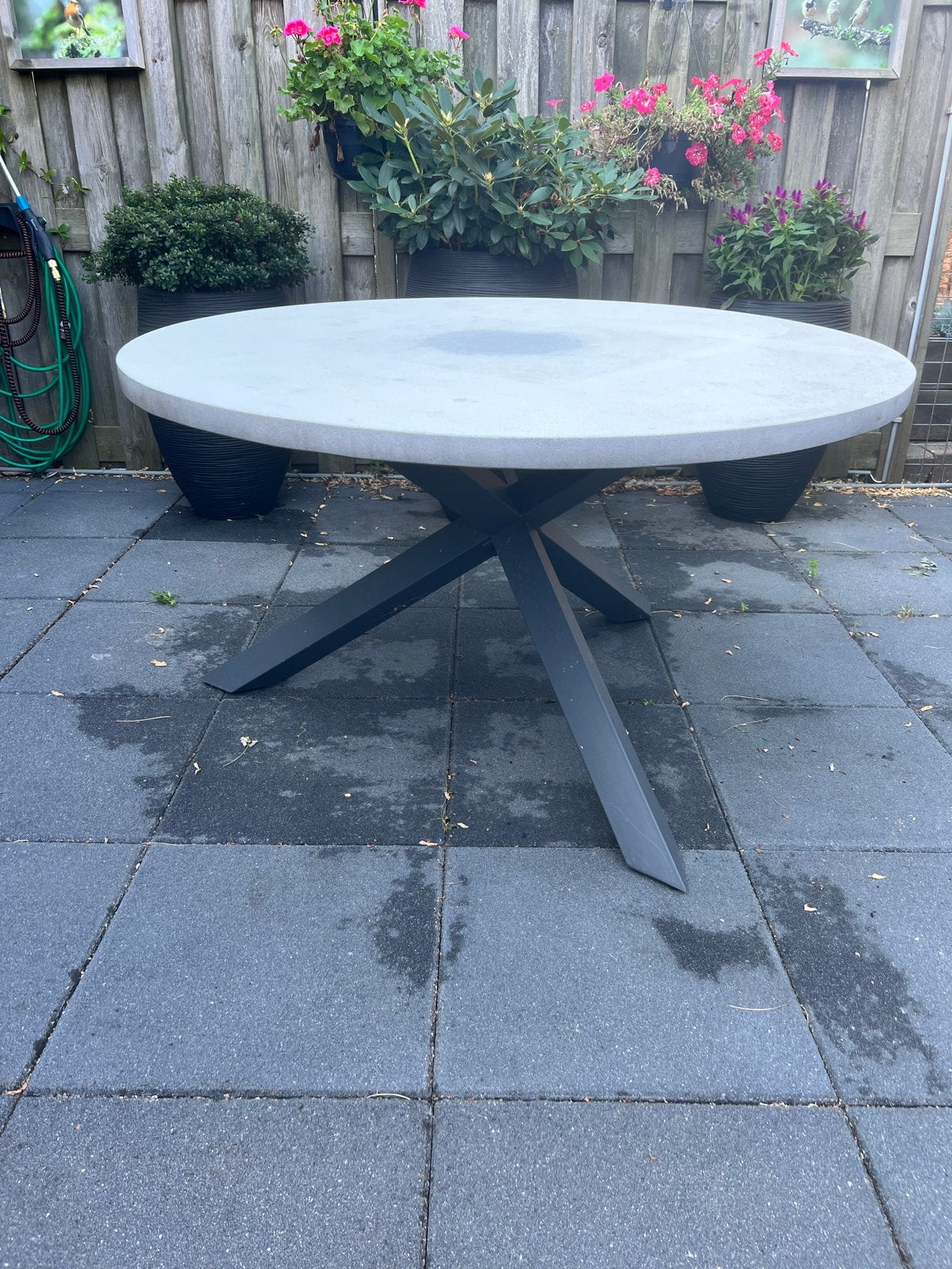 Intratuin tuintafel rond - betonlook, Ophalen, Gebruikt, Rond, Metaal