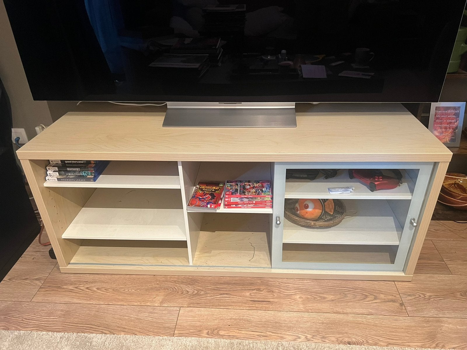 IKEA MAGIKER tv-meubel / mediameubel met glazen schuifdeur, Ophalen, Overige materialen, 100 tot 150 cm, Scandinavisch