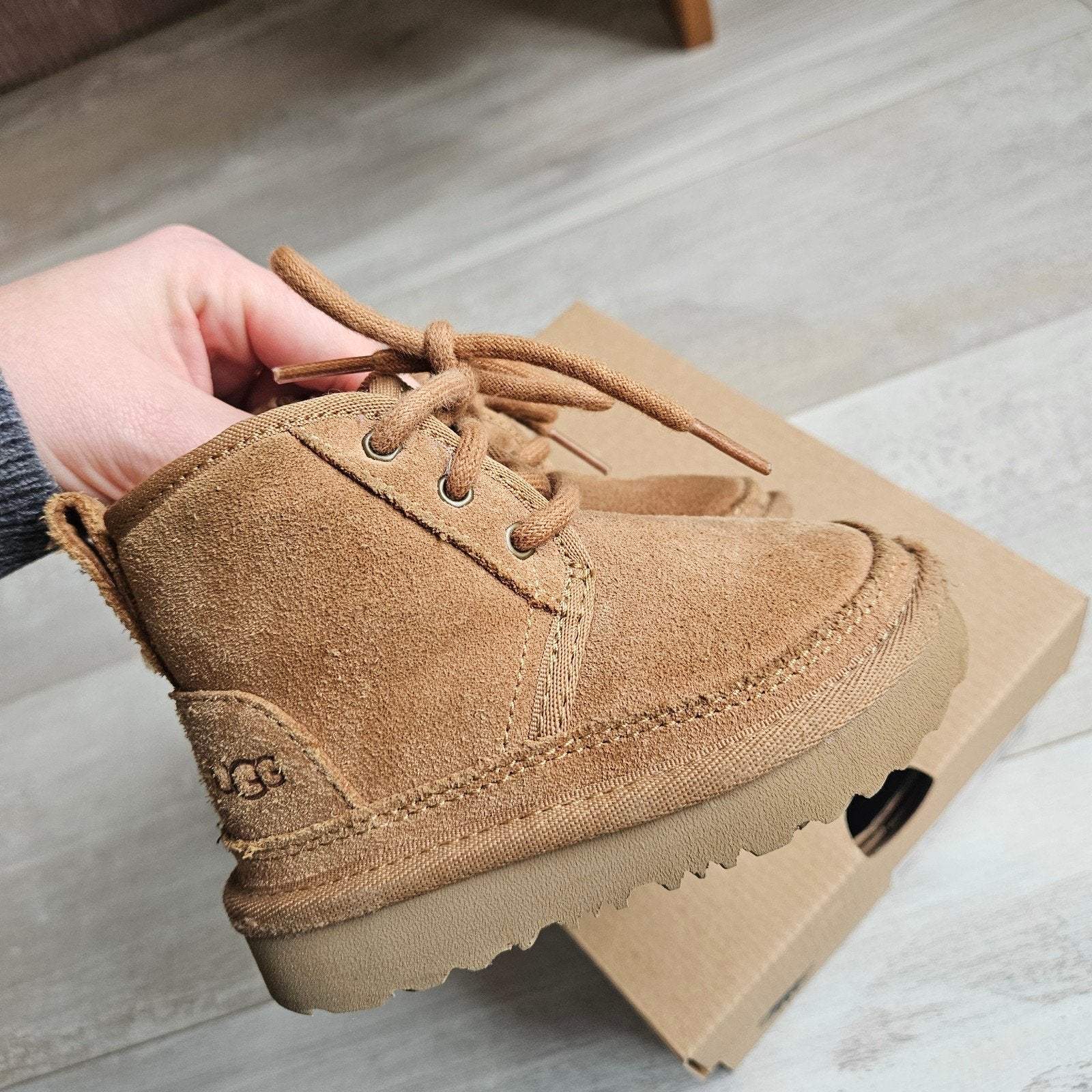 Uggs baby laarsjes - Zo goed als nieuw - Maat 22, Jongen of Meisje, Ophalen of Verzenden, Uggs, Laarzen